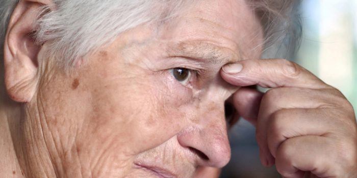 Como reconocer los síntomas de la demencia senil