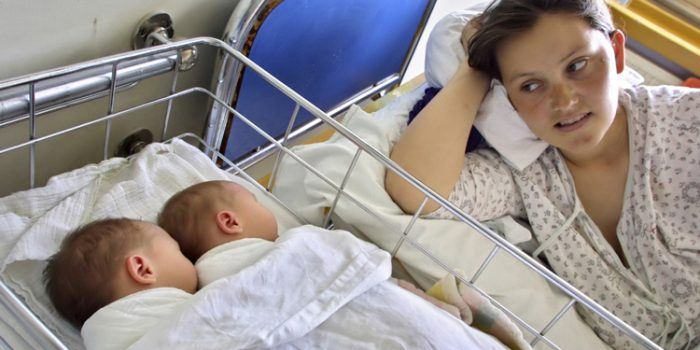Consejos para la lactancia materna en caso de gemelos